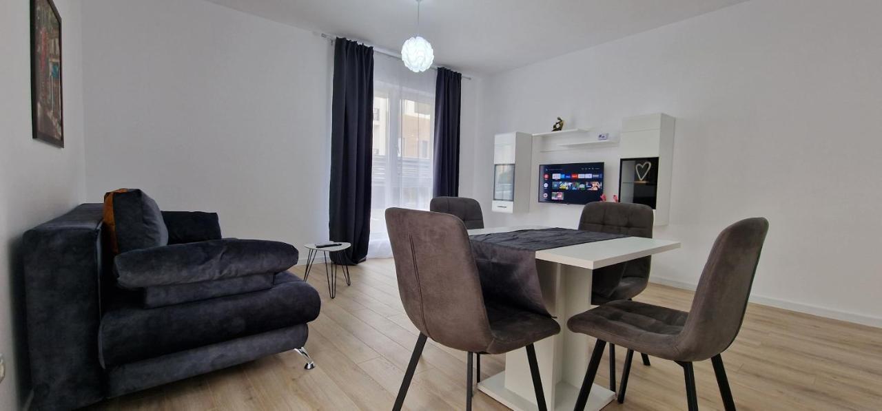 Visaj Homes Giroc Exterior foto